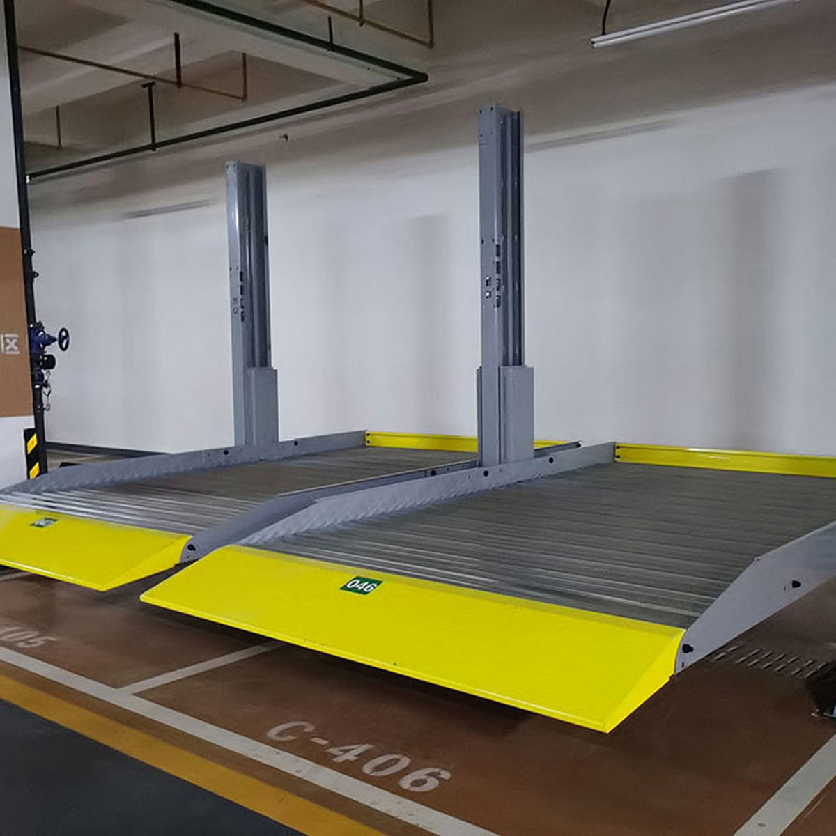 雙柱機械車庫租賃.jpg
